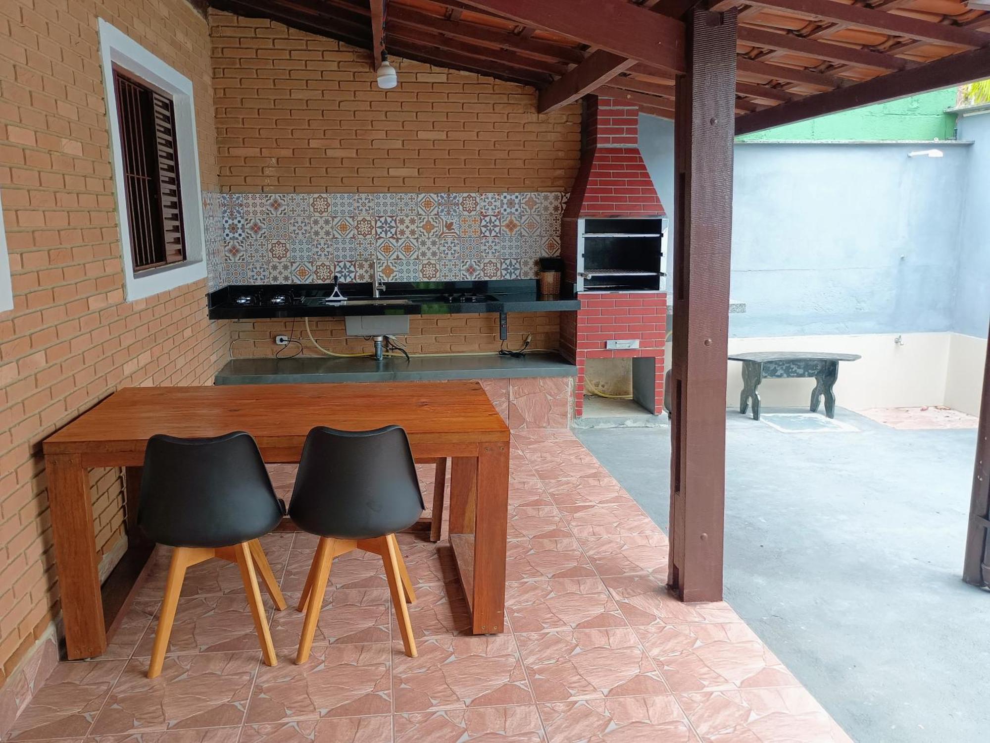 Casa de férias Casa De 600 Metros Da E 1km Do Centro Da